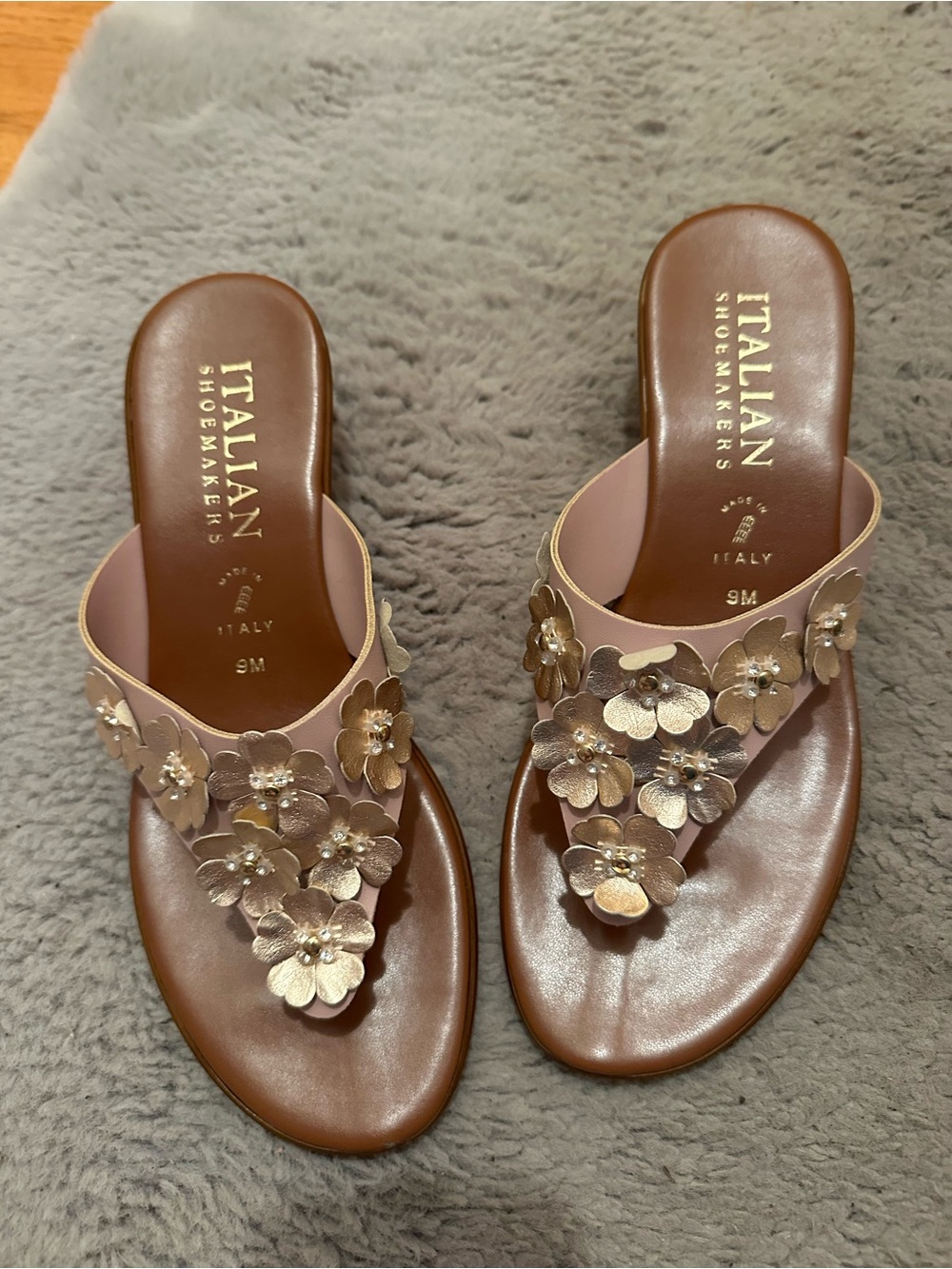 Italian Shoemakers Women's Pink/Gold Floral Thong Sandals size 9